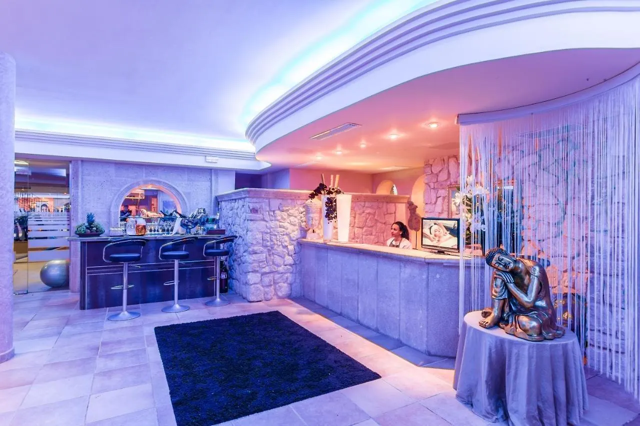 *****  Lago Garden Apart-Suites & Spa Hotel Cala Ratjada  Spain