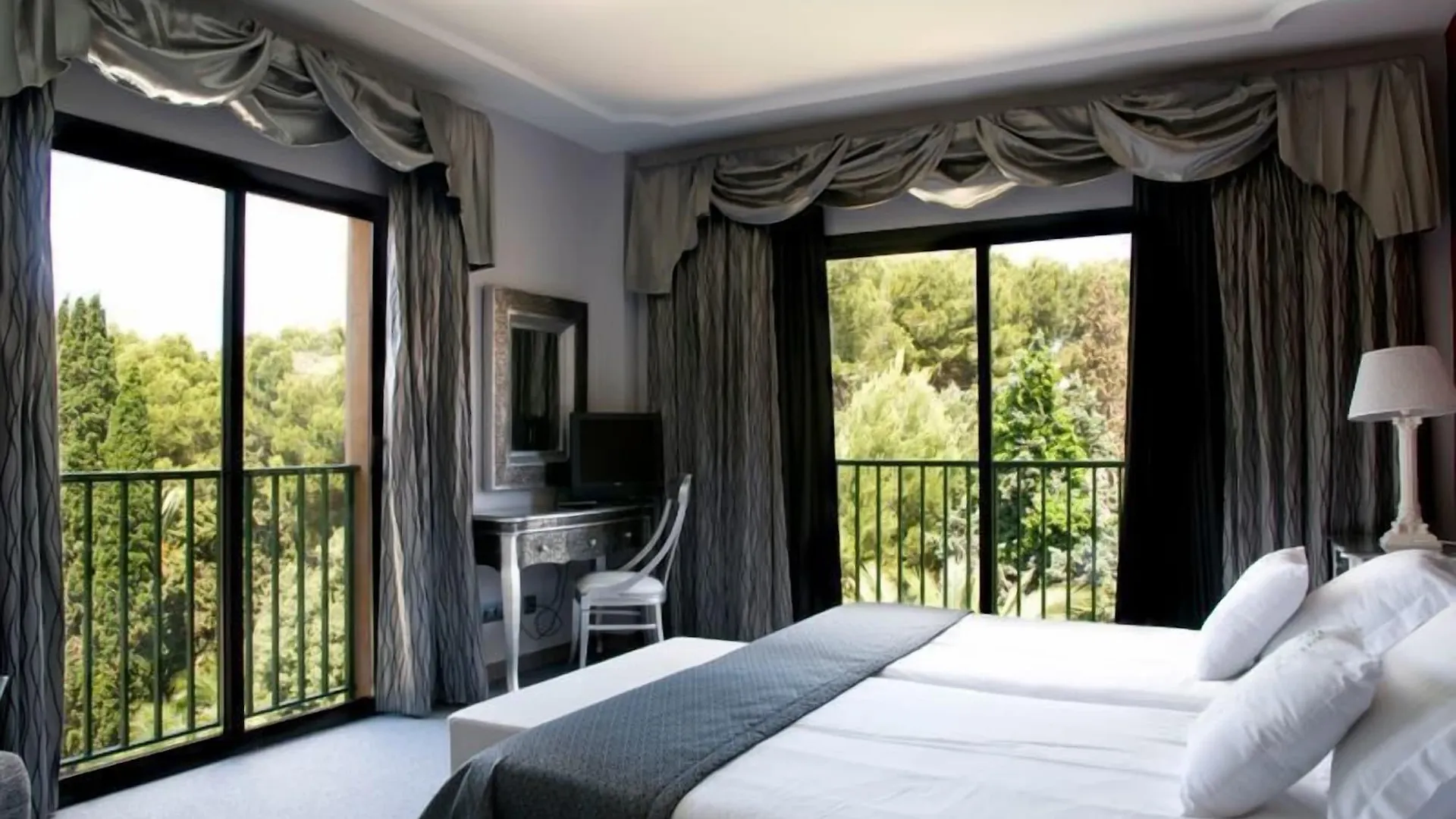 Lago Garden Apart-Suites & Spa Hotel Cala Ratjada  5*, Cala Ratjada (Mallorca)
